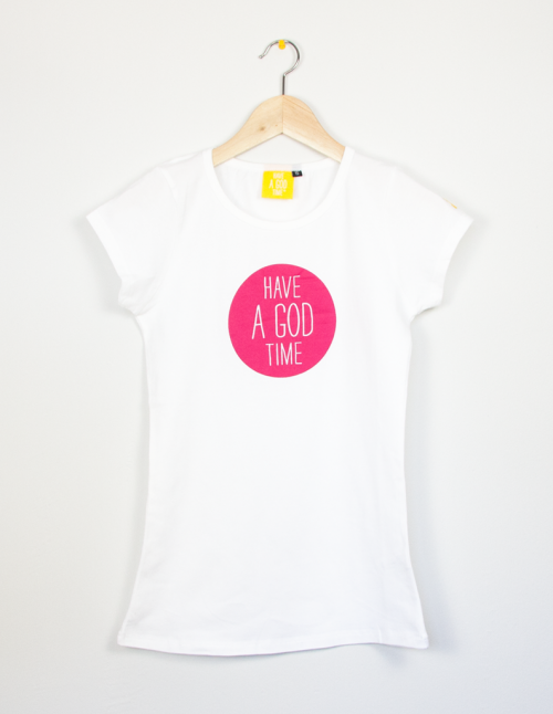 Camiseta fit blanca con logo fucsia de Have a god time