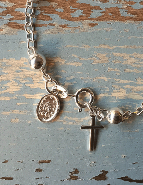 detalle de pulsera rosario