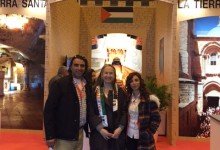 Dios es grande. Jerusalem y cruz de madera de olivo de Tierra Santa