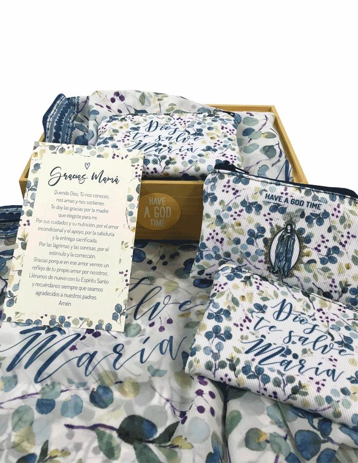 dia-Regalo cristiano Día de la Madre – Set floral “Dios te salve María”-la-madre-1 Set de regalo cristiano para el Día de la Madre con textiles florales y mensaje “Dios te salve María” de Have a God Time