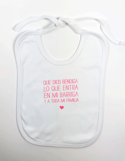 Babero Que Dios bendiga lo que entra en mi barriga. Rosa