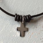 Colgante con cruz de plata lisa 15mm