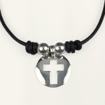 Colgante con cruz de plata calada