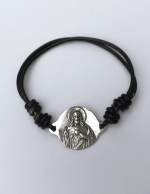 Pulsera de cuero con escapulario grande - Imagen 2