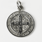 Medalla de Plata de San Benito Clásica 15mm