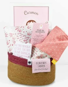 Cesta de regalo bautizo bebe cristiano