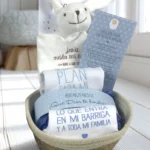 Cesta regalo bebé bautizo cristiano azul